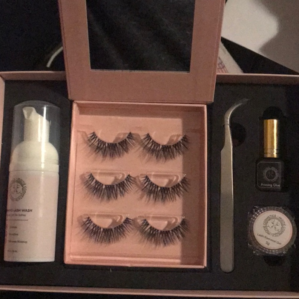 New in the box, lashes, lash wash & adhesive incld - Picture 2 of 2